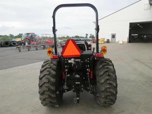 Componentes principales incluidos para tractor agrícola Case IH Farmall 35C con motor, bomba y caja de cambios - Product Image 3
