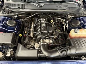 NEATLY utilisé 2015 D-o-d-g-e Chall_enger R/T Plus RWD - Product Image 6