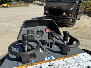 รถตักล้อยางขนาดเล็ก Wacker Neuson SM60 รุ่นใหม่ พร้อมเครื่องยนต์ เกียร์ มอเตอร์ และปั๊มที่มีประสิทธิภาพการทำงานสูง - Product Image 6