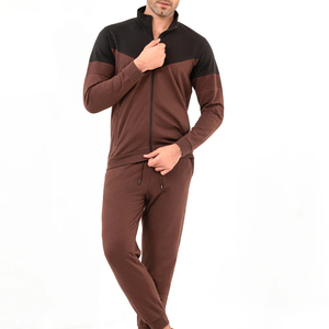 Trajes deportivos para hombre, suaves y transpirables, que ofrecen movimiento flexible, forma atlética y estilo limpio para práctica deportiva y uso diario. - Product Image 6