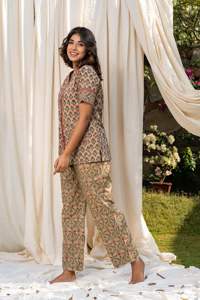 ชุดนอนแขนสั้นลายดอกไม้สำหรับผู้หญิง,ชุดนอนผ้าคอตตอน2ชิ้นพิมพ์ลายไม่ซ้ำใครสำหรับฤดูร้อน - Product Image 3