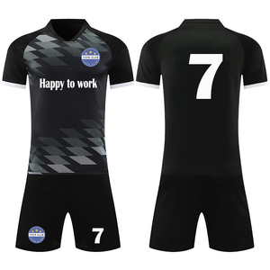 Uniforme de football confortable fabriqué par des professionnels, uniforme de football de produit très demandé pour les hommes - Product Image 4
