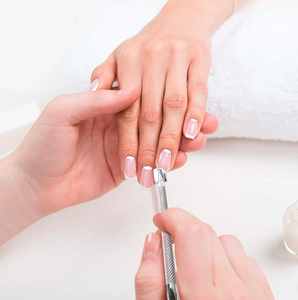 Empujador de uñas de belleza de nuevo estilo 2025 accesorio de removedor de cutículas antideslizante con hoja curva para arte de uñas para uso de dedos - Product Image 5