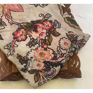 Cómoda tela de algodón estampada transpirable 58 pulgadas de ancho 180 GSM para vestido de mujer a precio asequible - Product Image 1