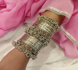 Chất lượng cao đồ trang sức oxy hóa Boho <span class=keywords><strong>Bangle</strong></span> <span class=keywords><strong>Set</strong></span> Antique Charm Đồng bằng kim loại Vòng đeo tay <span class=keywords><strong>Bangle</strong></span> <span class=keywords><strong>Set</strong></span> cho phụ nữ Ấn độ Oxy hóa đồ trang sức - Product Image 3