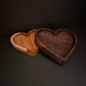 Bol en bois en forme de cœur écologique, bol de service en bois massif naturel pour la maison et les restaurants - Product Image 1