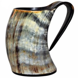 Taza de Cuerno de Búfalo de Diseño Nórdico Personalizada, Taza Vikinga Artesanal Hecha en India para Fiestas, Navidad, Celebraciones de Cerveza - Product Image 2
