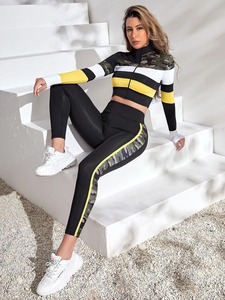 Juego de racksuit para mujer, traje de chándal de estilo clásico - Product Image 2