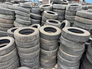 Compre Neumáticos Usados en Venta, Calidad de Exportación, Gran Cantidad, Flancos y Banda de Rodadura Limpios, Profundidad de Banda de Rodadura Ideal, Ideal para Revendedores a Precios Económicos - Product Image 3