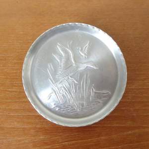 Elegante Juego de Posavasos Metálicos para el Hogar que Protegen las Superficies de Daños por Bebidas y Mejoran la Decoración General - Product Image 2