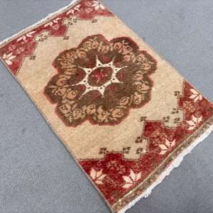 Alfombra Pequeña Vintage de 0.1x2.1 pies, Alfombra Persa Roja Turca - Product Image 2