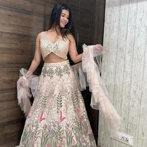 La mayoría de las ventas elegantes lentejuelas bordado trabajo indio y paquistaní ropa Lehenga Choli para mujeres con Cancan & Canvas Patta - Product Image 4