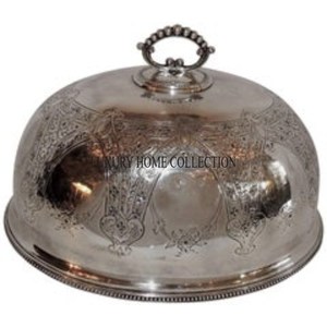 Dôme alimentaire en métal de style antique de qualité supérieure avec des détails artisanaux pour les occasions spéciales et les présentations de repas raffinés - Product Image 4