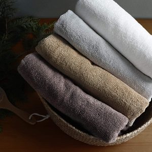Vente en gros de bonneterie Dilpasand Débarbouillettes de bain 100% coton biologique 12 "x 12" 300GSM Serviette à main douce et moelleuse marron tissé à séchage rapide Haut - Product Image 1