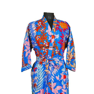 Kimono Largo Floral de Algodón 100% Hecho a Mano, Ecológico y Colorido para Mujer, con Cuello en V, Tela Kantha, Estilo Étnico Tradicional para Invierno y Verano - Product Image 3