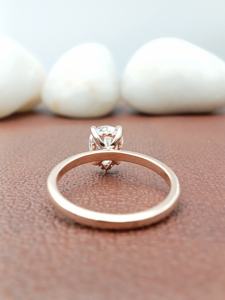 Anillo de compromiso y boda de oro de 14k/18k con diamante solitario de corte pera de 1ct VVS cultivado en laboratorio para mujer, certificado por IGI - Product Image 4