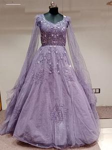 Superbe robe en filet de créateur pour femme avec broderie lourde, parfaite pour les mariages et les grandes occasions - Product Image 6