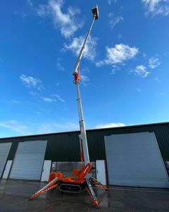 Plataforma Elevadora Articulada sobre Orugas, Totalmente Hidráulica, para Trabajos de Construcción y Mantenimiento - Product Image 3