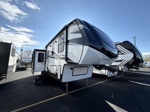 OFERTA: Remolque de Viaje Todoterreno Usado 2023 DutchmenS A-t-l-a-s 2992R-L-F, Autocaravana, Remolque para Acampar - Product Image 5