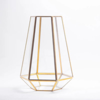 Vase en verre artisanal durable pour bureau avec cadre métallique pour plantes et fleurs (vente en gros)