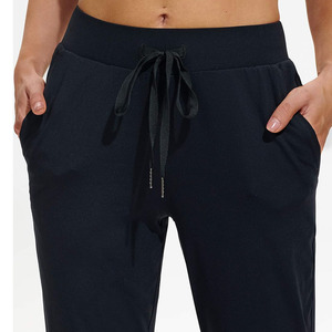 Logotipo de bordado personalizado Mujeres Streetwear Joggers Pantalones de tela de algodón de peso ligero Pantalones de carga para las mujeres - Product Image 4