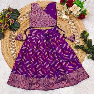 Vêtements ethniques tendance fantaisie Paithani Lehenga Choli à haute demande avec fabricant de travaux de tissage Zari de l'Inde à vendre - Product Image 6