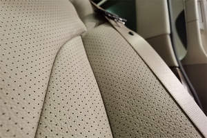 Oferta Especial: Vehículo Monovolumen de 5 Puertas y 7 Plazas, B-EN-Z V260, Nuevo, Automático, Gasolina, Asientos de Cuero, Neumáticos R18, Tracción Delantera, Euro VI - Product Image 6