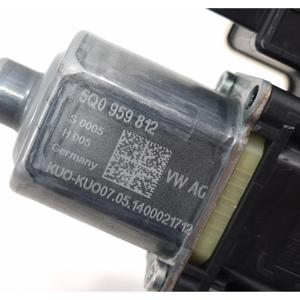 Moteur électrique de vitre arrière droite AUDI A3 Sportback Série (8VA) 5Q0959812 (12>18) - Product Image 2