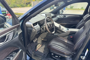 WEY Mocha 2021 2.0T 4WD Premium 157 ch Hybride léger 9 vitesses DCT Puce Snapdragon 8155 Sièges en cuir R20 Toit panoramique foncé - Product Image 5