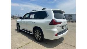 SUV Premium de 3 Filas LX 570 2019 Usado de Calidad - Product Image 2