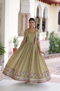 Robe Anarkali Koti en soie Vichitra avec broderie au fil et travail de sequins Zari, robe de mariée de luxe pour la vente à l'exportation - Product Image 2