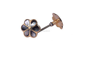 Perilla de puerta de oro de nácar y latón de alta calidad, manija de armario de inspiración oriental CH y perilla de puerta de armario para uso en la cocina - Product Image 4