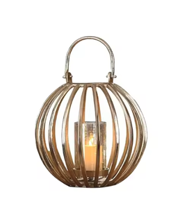 Bougeoir en métal Design robuste Haute qualité pour événements et décoration de Noël Bougeoir en métal au fini or - Product Image 5