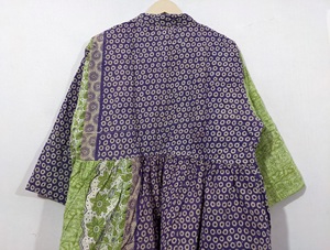 Chaqueta Kediya de algodón tejido Kantha indio hecha a mano, diseño acolchado bordado, tejido de punto transpirable, reversible, respetuoso con el medio ambiente - Product Image 6