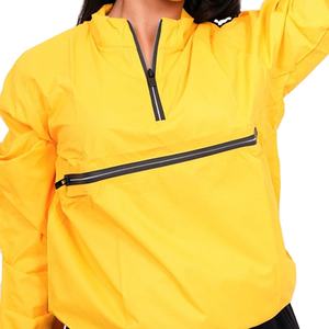 เสื้อแจ็คเก็ตวินด์เบรกเกอร์ไนลอนน้ำหนักเบาสีเหลืองสดใส แบบสวมหัว มีซิปครึ่งตัวด้านหน้า และกระเป๋าซิปแนวนอนที่อก สไตล์ลำลอง - Product Image 4