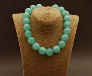 Collier de perles de résine colorées Pièce de bijoux élégante pour les amateurs de mode à la mode et les amateurs d'accessoires - Product Image 5