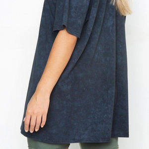 T-shirts Boxy OEM pour femmes Fournisseur d'usine T-shirt surdimensionné personnalisé Haut tendance et décontracté avec options d'impression ou de broderie - Product Image 5