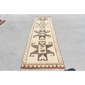 Tapis de couloir vintage 3,1 x 11,4 pieds, tapis turc marron à imprimé animal - Product Image 1