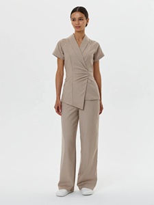 Conjunto de Uniforme Médico para Mujer, Color Beige, Estilo Denim, Top Cruzado con Cuello en V y Pantalones, Tejido de Punto, para Uso Hospitalario - Product Image 6