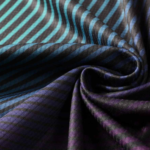 เสื้อฟุตบอลราคาดีที่สุดใหม่ล่าสุดสำหรับทีมชายหญิง ชุดกีฬา เสื้อฟุตบอลผู้ใหญ่ สีพื้น บริการ OEM คุณภาพดีมีสไตล์ - Product Image 6