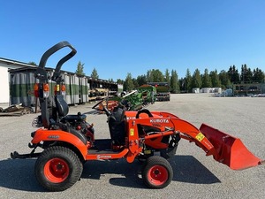 Mini-tracteur Kubota BX231+EK+Godet avec chargeur à attache rapide et godet à fixation par goupilles, prêt à l'exportation. - Product Image 2