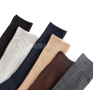 ถุงเท้าผ้าฝ้ายเนื้อนุ่มระบายอากาศได้ดีสีพื้นพื้นสำหรับผู้ชายดีไซน์แบบลำลองออกแบบโลโก้ได้ตามต้องการ - Product Image 4