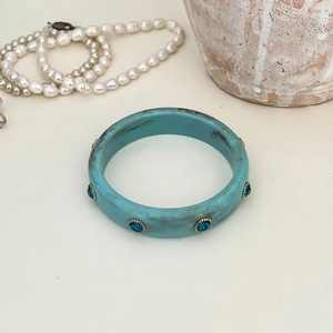 กำไลข้อมือยางยืดทำมือจากเรซิ่นหยกสีเขียวขุ่น ขายดีช่วงซัมเมอร์ สไตล์โรแมนติกสำหรับผู้หญิง ได้รับการรับรองจาก IGI เหมาะสำหรับงานแต่งงานและงานปาร์ตี้ - Product Image 5