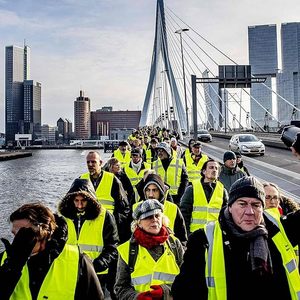 Men's & Women's <b>Black</b> Reflective Safety <b>Vest</b> High Visibility ANSI Class Durable <b>Hi</b> <b>Vis</b> Neon Gear with Silver Strips - Product Image 5