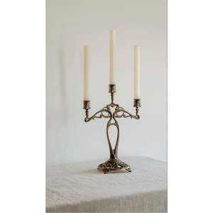 Bougeoir en bronze doré rétro européen, élégant, à trois bras, chandelier en fonte, support à bougies pour table à manger, décoration de fête - Product Image 1