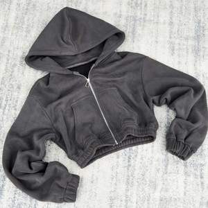 Nouveauté Ensemble deux pièces pour femme Couleur unie Short chaud pour femme Top court à manches courtes Ensemble short de cycliste d'été - Product Image 2