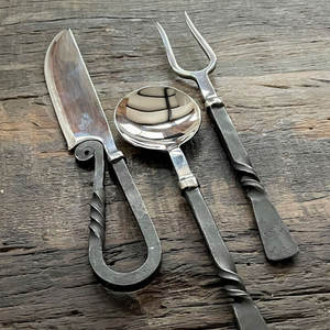 Juego de Cubiertos de Acero Inoxidable Estilo Vikingo Medieval, Utensilios Nórdicos Rústicos Hechos a Mano para Fiestas al Aire Libre, Recreación Histórica y Campamento - Product Image 2