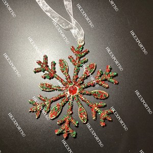 Adornos colgantes navideños multicolores festivos Decoraciones artesanales con cuentas - Product Image 3