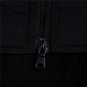 Veste technique haute performance pour homme avec tissu imperméable et respirant pour les aventures en plein air - Product Image 4