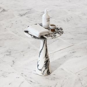 Table basse ronde d'art de conception moderne de thème solide complète table d'appoint de modèle de pétale d'ambre de petit appartement simple nordique - Product Image 3